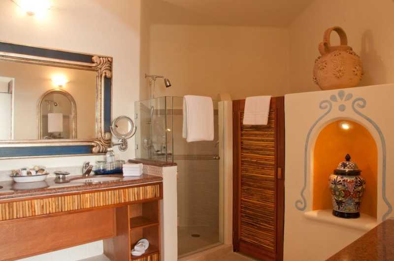 Bathroom with organic amenities