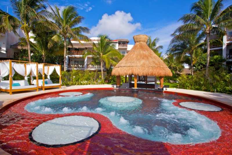 The Wet Spot and Jacuzzi Lounge