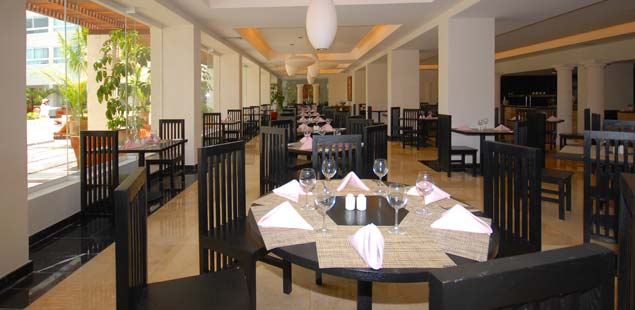 Las Palmas at Grand Oasis Via Resort Cancun